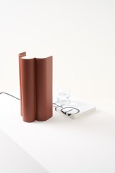 Luminária Arco. Por Felix Pottinger