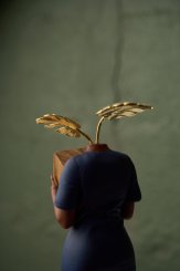 SÉRIE FLORESCER, ESCULTURA ABRIGO #1,