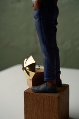 SÉRIE FLORESCER, ESCULTURA ABRIGO #2,