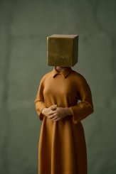 SÉRIE FLORESCER, ESCULTURA ABRIGO #3,