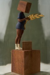 SÉRIE FLORESCER, ESCULTURA ABRIGO #5,