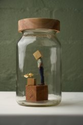 SÉRIE FLORESCER, ESCULTURA ABRIGO #6,