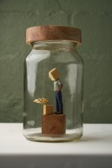 SÉRIE FLORESCER, ESCULTURA ABRIGO #6,