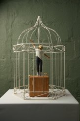 SÉRIE FLORESCER, ESCULTURA LIBERDADE