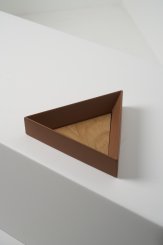 DPT027, Centro de Mesa Triângulo