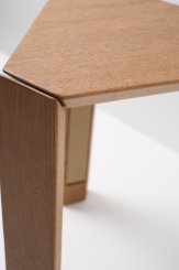 DPT035, Mesa Lateral Tríplice