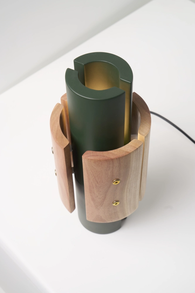 Luminária Pilar. Por Bernardo Cardoso