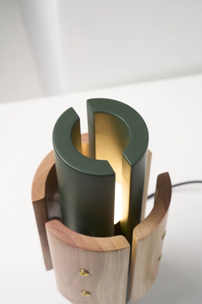 Luminária Pilar. Por Bernardo Cardoso